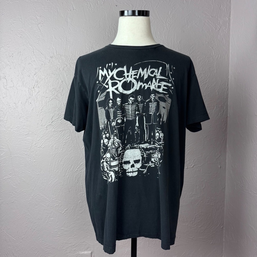 Vintage 2006 My Chemical Romance Black Parade Shirt Pacific Cotton Distressed XL